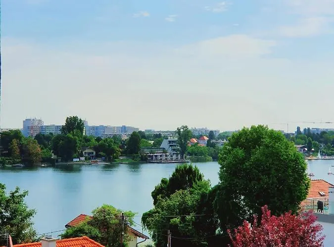 Διαμέρισμα Near Lake Two Bedroom Fully Furnished