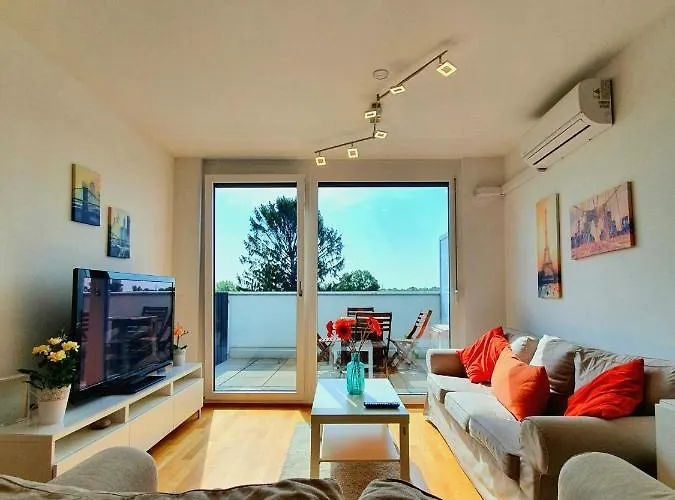 Near Lake Two Bedroom Fully Furnished *