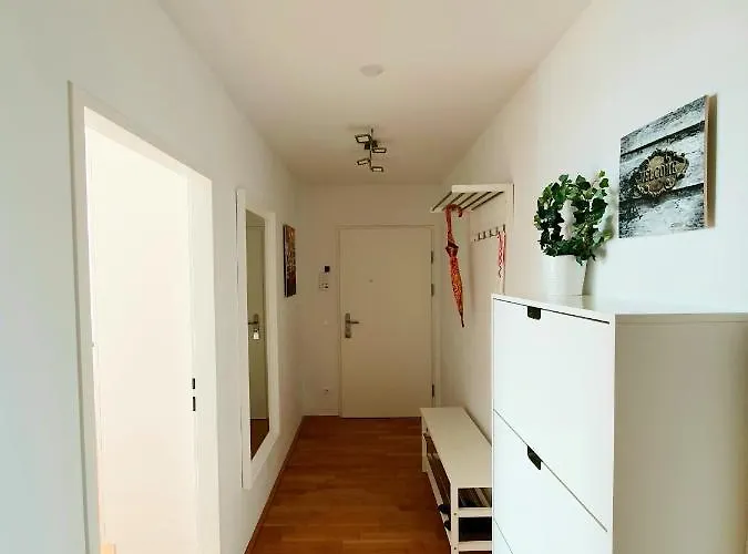 Near Lake Two Bedroom Fully Furnished Βιέννη