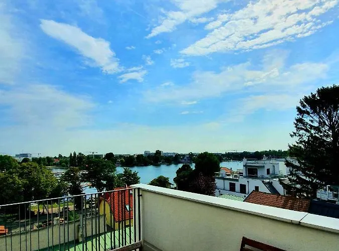 Διαμέρισμα Near Lake Two Bedroom Fully Furnished Βιέννη